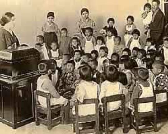 蓄音機と子どもたち