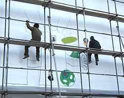 園舎壁画制作(武内祐人氏)