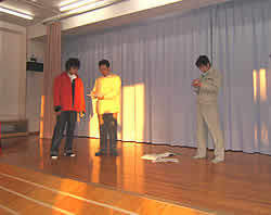 園舎壁画制作(武内祐人氏)