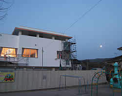 園舎壁画制作(武内祐人氏)