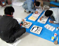 園舎壁画制作(武内祐人氏)