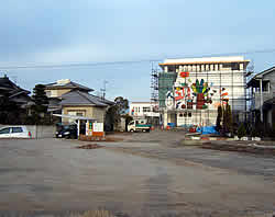 園舎壁画制作(武内祐人氏)