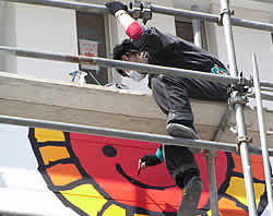 園舎壁画制作(武内祐人氏)