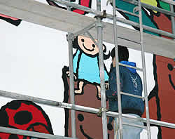 園舎壁画制作(武内祐人氏)