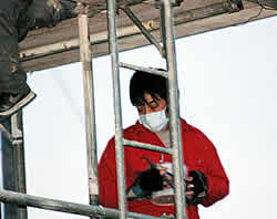 園舎壁画制作(武内祐人氏)